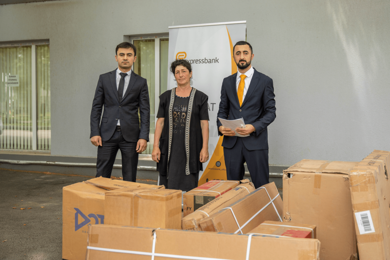 Expressbank daha 4 aztəminatlı şəxsə dəstək olub