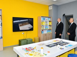 İlham Əliyev Sarayda yeni inşa edilən məktəbdə yaradılan şəraitlə tanış oldu - FOTOLAR