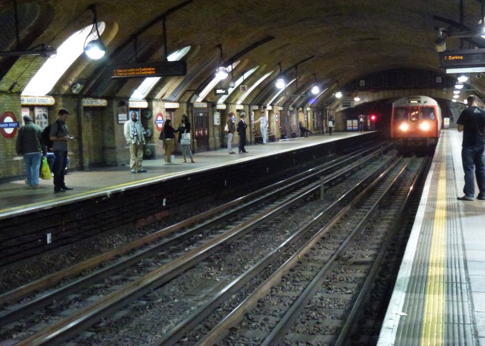 Londonda dəmir yolu stansiyasında yanğın