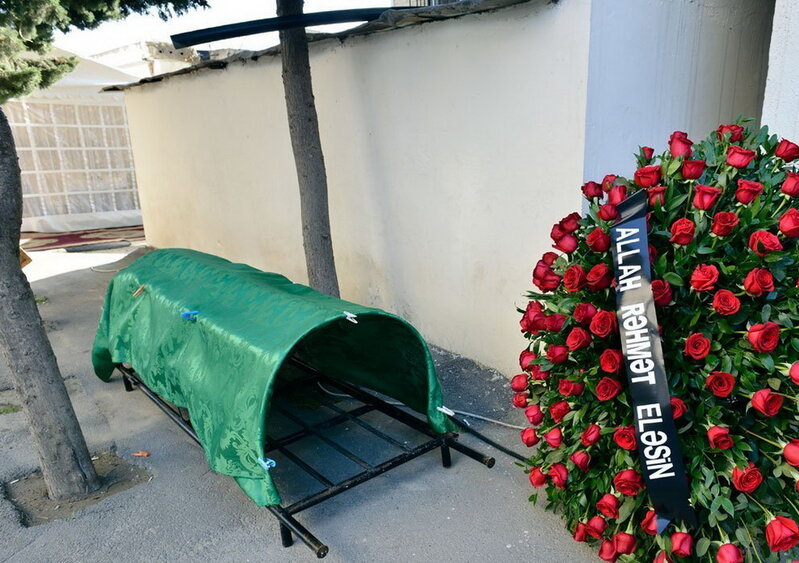 Azərbaycanda tanınmış vəkilə ağır itki üz verdi - FOTO