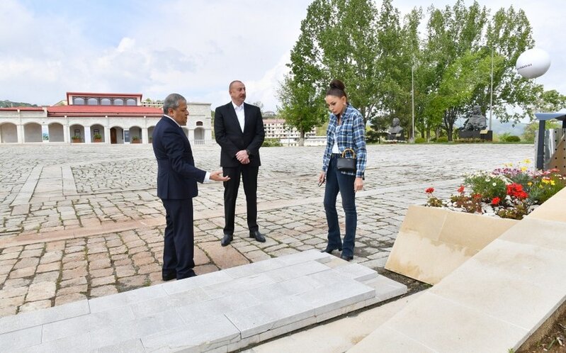 Prezident və birinci xanım Şuşada görüləcək işlərlə tanış oldu