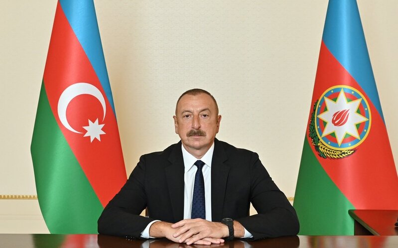 İlham Əliyev Qırğız Respublikasının Prezidentini təbrik etdi