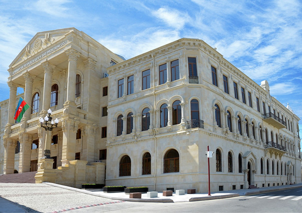 Özünü icra hakimiyyətinin qarşısında yandıran qazi ilə bağlı - Rəsmi açıqlama