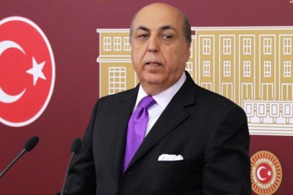 Esk-deputatla Diana Əhədpur arasında əlbəyaxa dava: 'Çıxın ölkənizə gedin!' - VİDEO