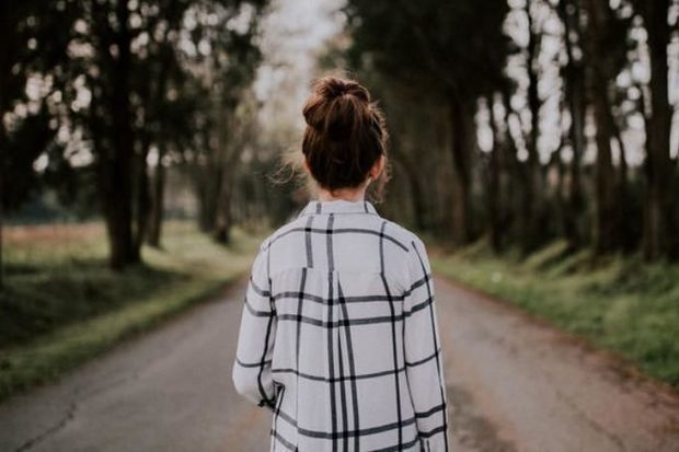 Bakıda 18 yaşlı qız itkin düşdü