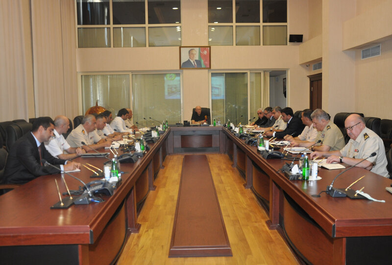 Kəmaləddin Heydərov müşavirə keçirdi - FOTO