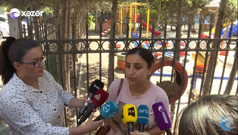 Övladına işgəncə verilən uşağın anası danışdı: Onu koridorda döyüb - VİDEO