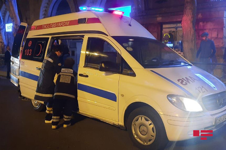 Bakıda gənc üçüncü mərtəbədən yıxılaraq komaya düşdü