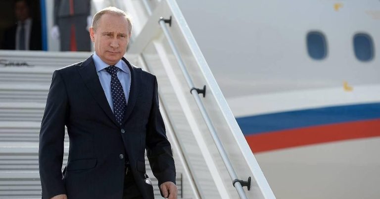 Putin Özbəksitana getdi