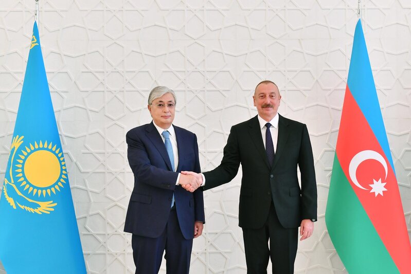 İlham Əliyev Kasım-Jomart Tokayevi TƏBRİK ETDİ