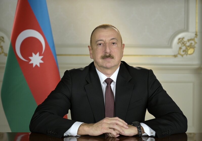 Dövlət başçısı istehsal müəssisəsində yaradılan şəraitlə tanış oldu