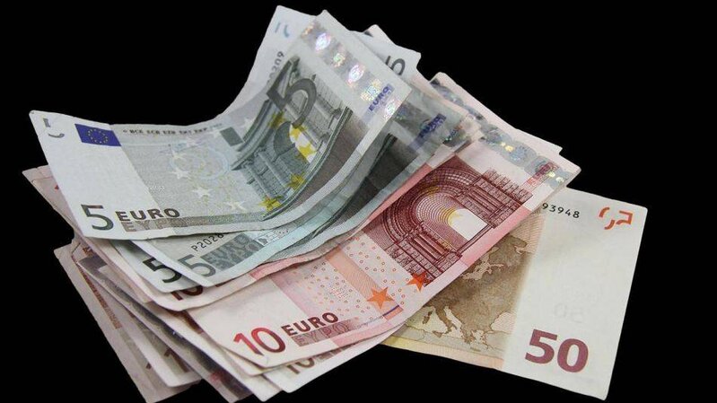 Mərkəzi Bankın valyuta məzənnələri (11.01.2023)
