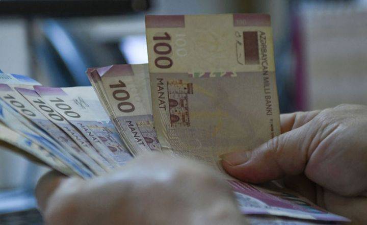 Sədr müşaviri banklardan külli miqdarda kredit götürüb mənimsəməkdə təqsirləndirilir