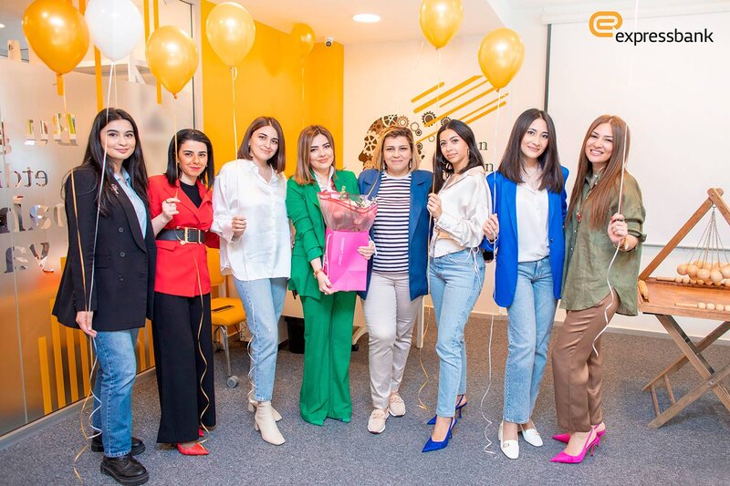 Expressbank İnkişaf Mərkəzi indi yeni ofisdə