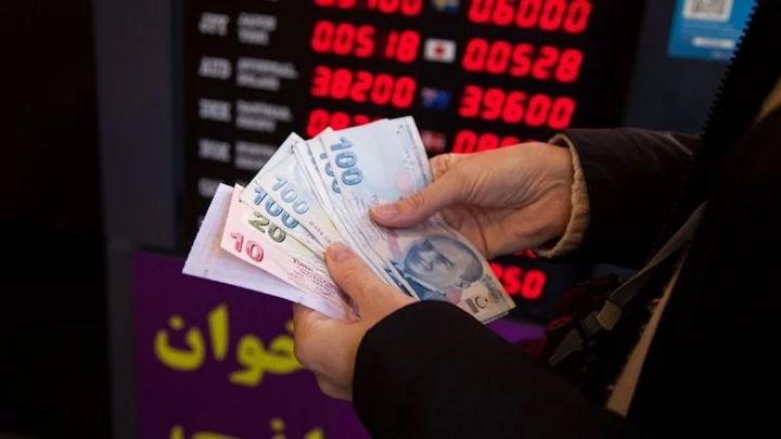 Türkiyədə Dollar daha da bahalaşdı