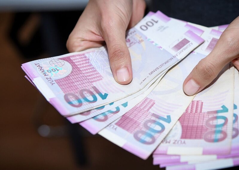 Dövlət qulluqçusu artıq işləsə, əlavə pul alacaq