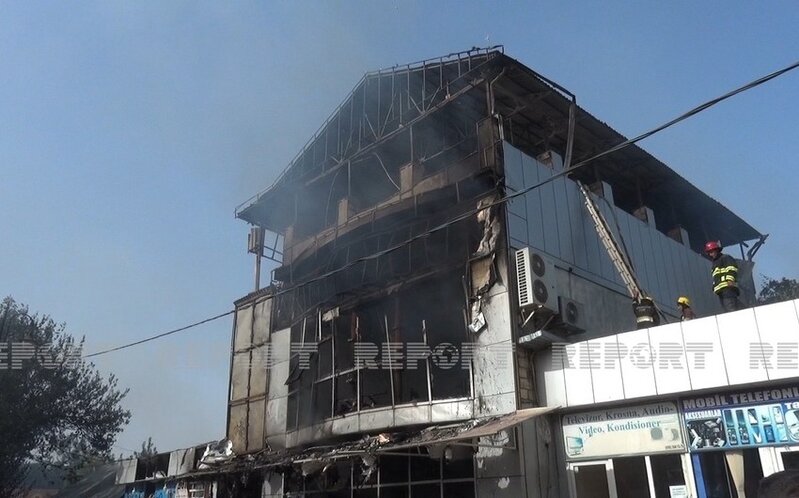 Cəlilabadda bazarla birlikdə 3 mərtəbəli restoran da yanıb