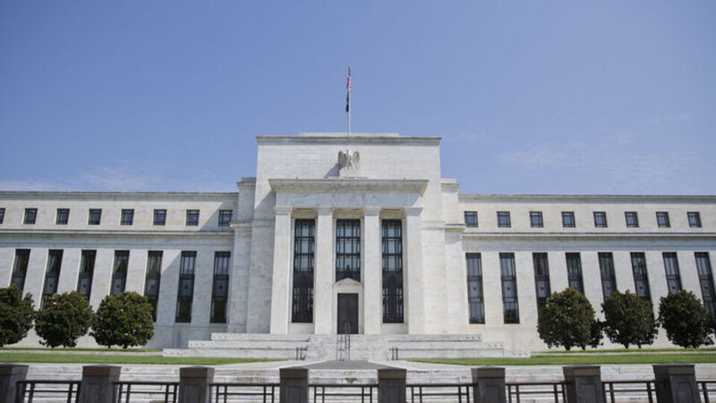 Fed İdarə Heyətinin keçmiş üzvü Kuqlerin qaydaları pozduğu meydana çıxıb