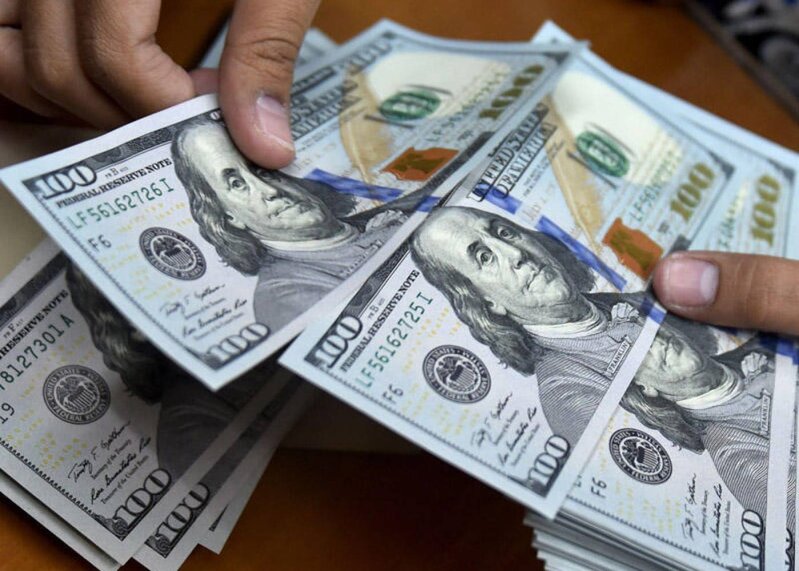 Son bir ildə əhali tərəfindən banklara nağd 6 mln. axın olub