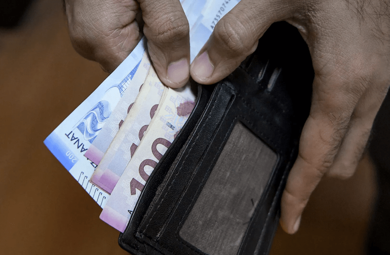 Pul köçürmələrində yeni hədd aylıq 50 min manata qaldırıldı