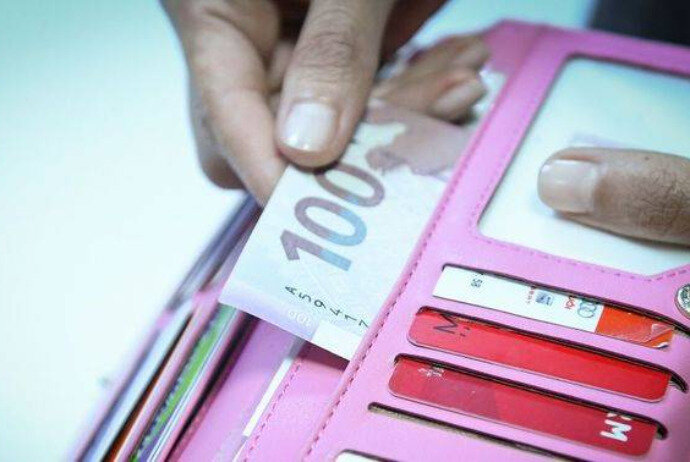 Ölkədə orta aylıq əməkhaqqı 7% artıb