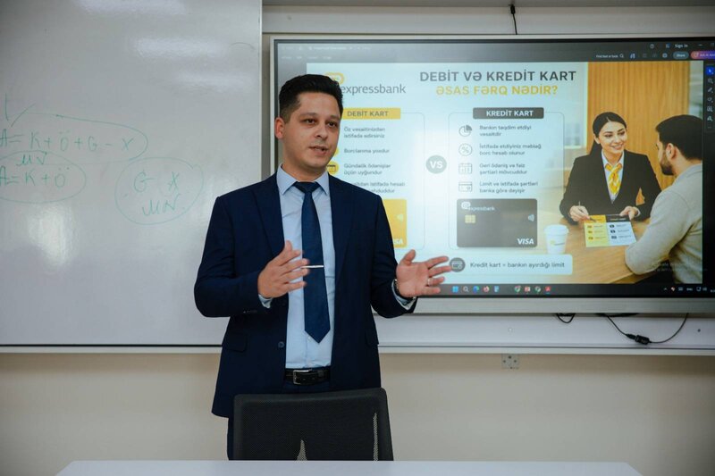 Expressbank UNEC tələbələri üçün maliyyə savadlılığı təlimləri keçirib