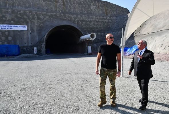 Prezident Kəlbəcər-Laçın avtomobil yolunda yeni inşa edilən tunellə tanış oldu - FOTO