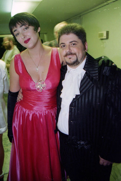 Rusiyalı müğənni boşanandan sonra ərinin fırıldaqçılığı barədə öyrənib – FOTO