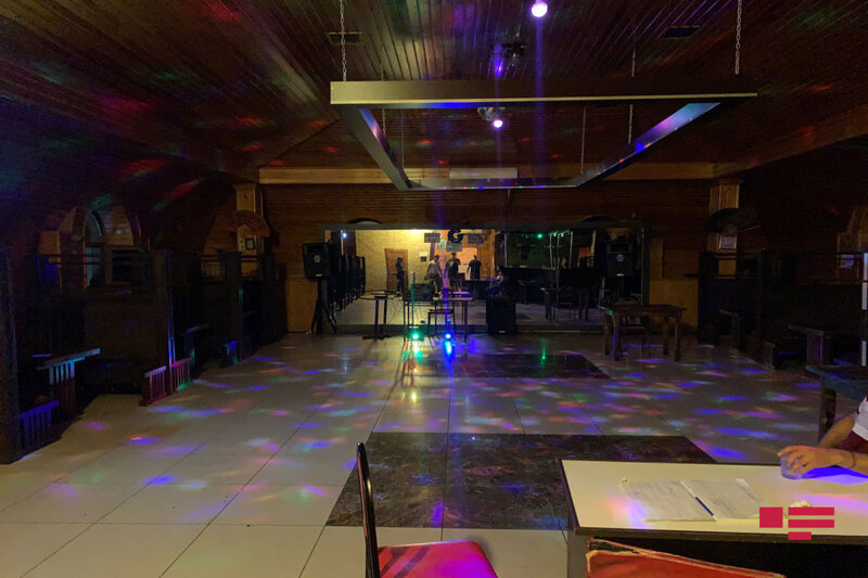Bakıda restoranda DJ bıçaqlandı