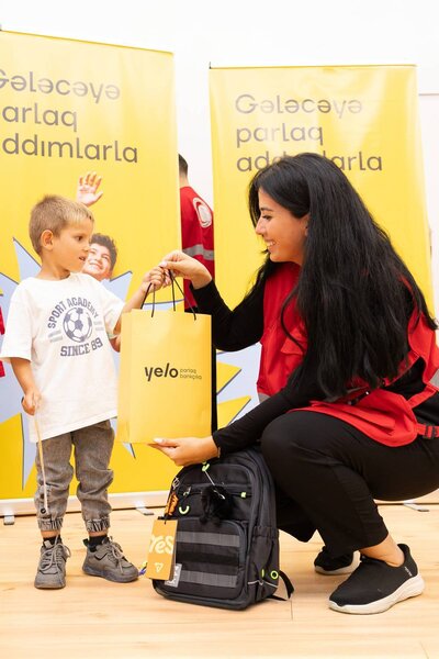 Yelo Bank Cəbrayılda birincilərin məktəb həyəcanına şərik oldu