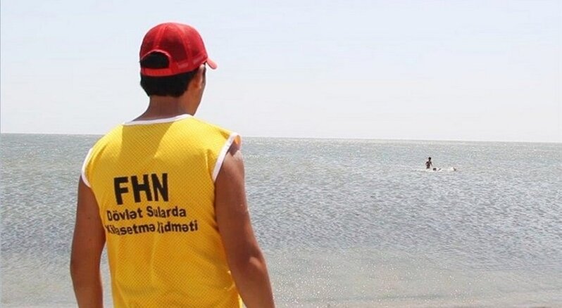 Xəzərdə bir nəfər batıb