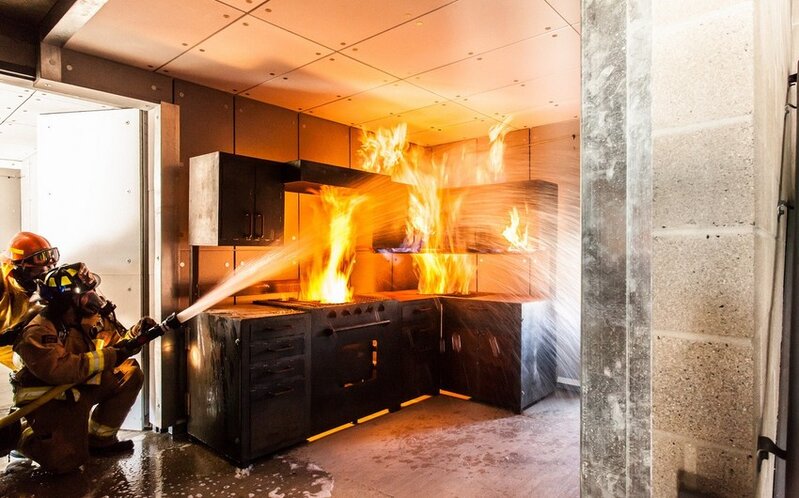 AAAF Parkda yaşayış binasında PARTLAYIŞ