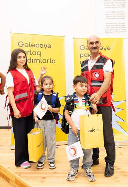 Yelo Bank Cəbrayılda birincilərin məktəb həyəcanına şərik oldu