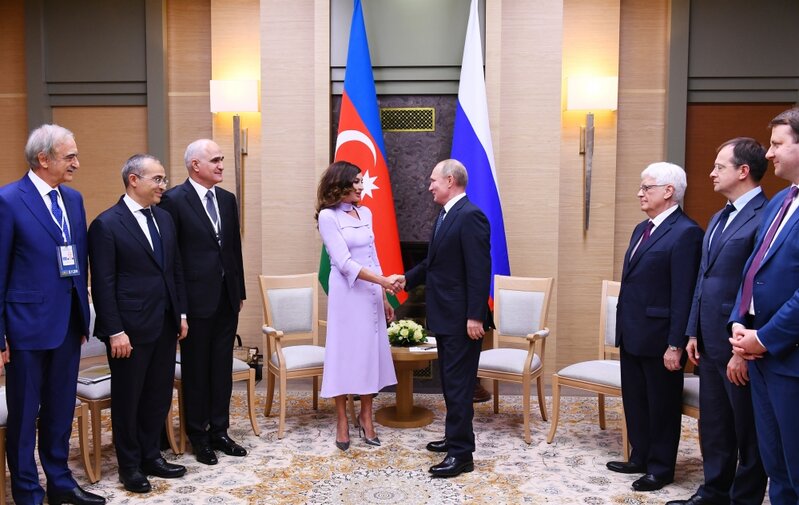 Putin Mehriban Əliyevanı TƏBRİK ETDİ