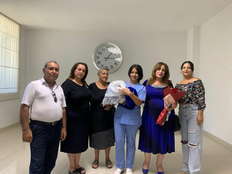 Azərbaycanda 57 yaşlı qadın ana oldu - FOTO