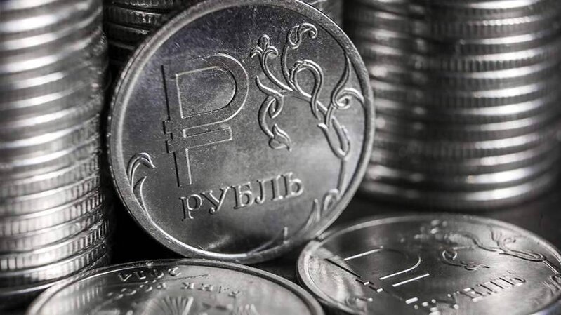 Qazaxıstan banklarına rublu çıxarmağa icazə verilib