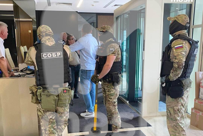 Moskvada xüsusi təyinatlılar azərbaycanlı iş adamının şirkətində axtarışlara başlayıb