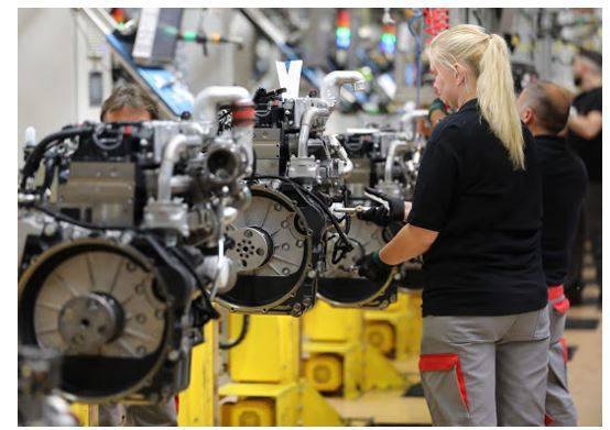 Silahlanma kursu: Almaniya iqtisadiyyatı istiqamətini dəyişir