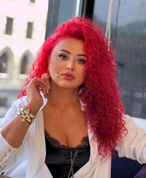 Vəfa Zeynallıdan gözlənilməz DƏYİŞİM: Aktrisa uzun zamandan sonra yeni imicdə - FOTO
