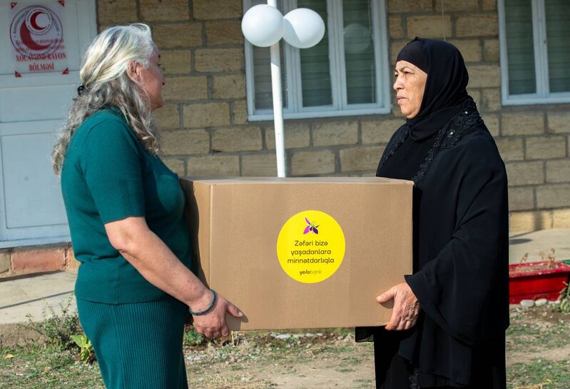 Yelo Bank Xocavənddə yaşayan şəhid ailələrinə Zəfər sovqatı təqdim edib