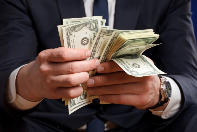 Dünyanın ən zəngin şəxsləri məlum olub - 10-dan 9-u ABŞ-da