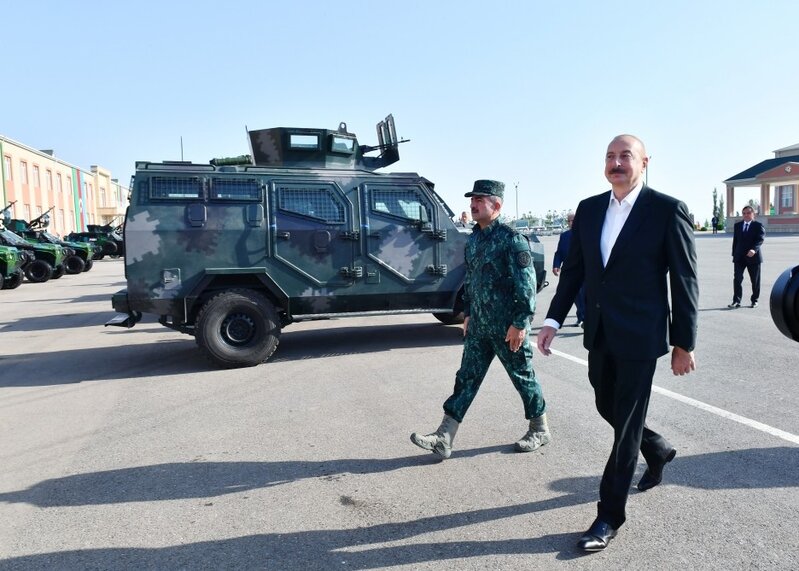 Prezident Sərhəd Diviziyasında yaradılan şəraitlə tanış oldu - FOTO