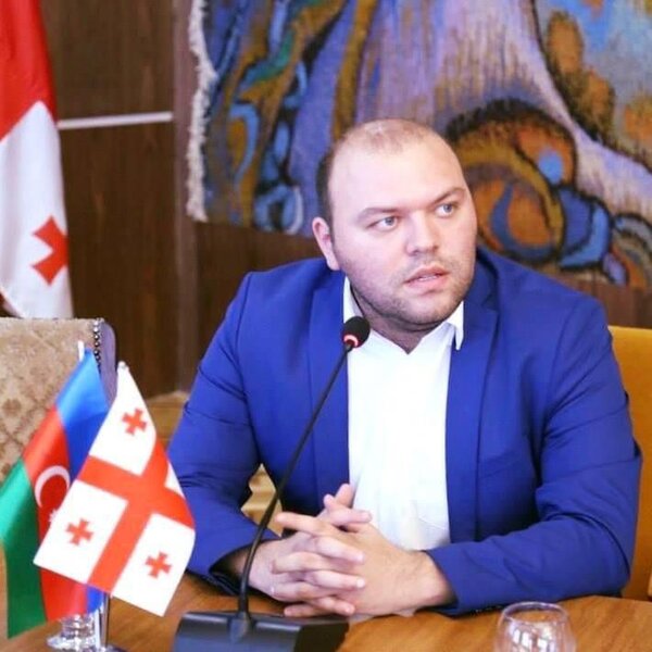 Tiktok' Azərbaycanda ən təhlükəli sosial şəbəkəyə çevrilir - Çıxış yolu nədir?