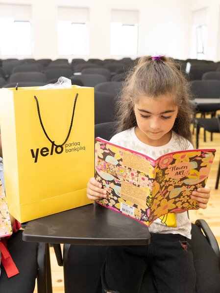 Yelo Bank Cəbrayılda birincilərin məktəb həyəcanına şərik oldu
