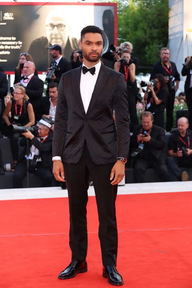 Venesiya Film Festivalında şuxluq yarışı - FOTO