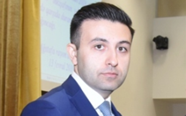 Prezidentin köməkçisi yeni icra başçısını kollektivə təqdim etdi