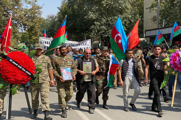 Mingəçevirdən olan şəhid dəfn edildi