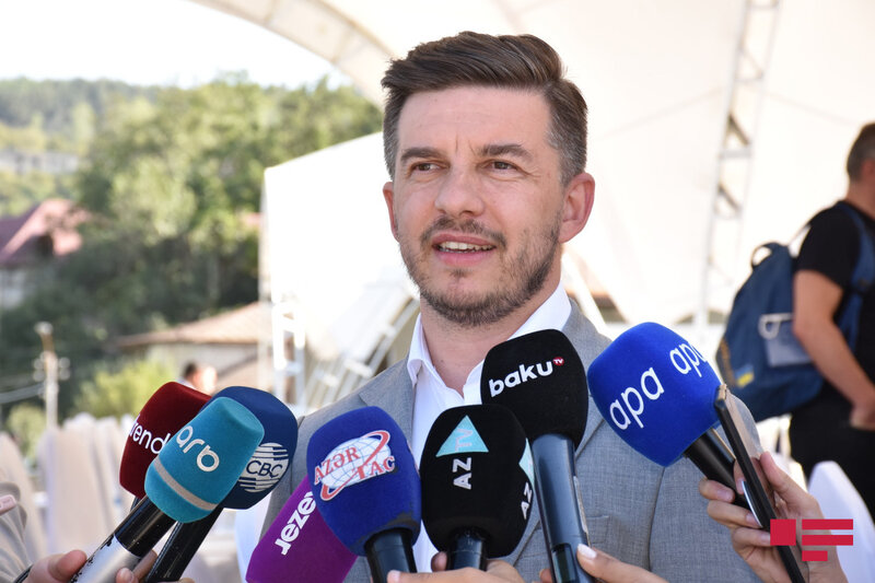 Bosniya və Herseqovina səfiri: 