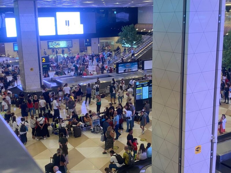 Bakı aeroportunda nə baş verir? - 1 saat, 45 dəqiqədir ki... - FOTO