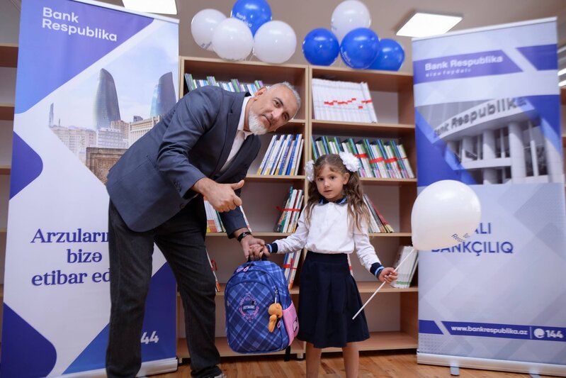 Bank Respublika Ağdamda ilk dəfə məktəbə gedəcək birinciləri sevindirdi